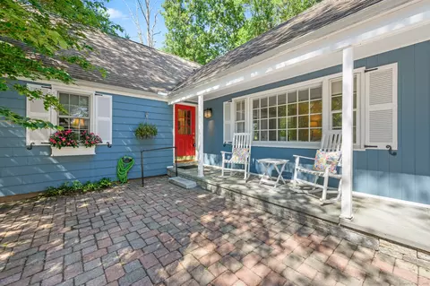 106 Robin Rd, Glastonbury, CT 06033
