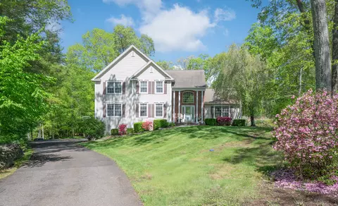 38 Old Bridge Rd, Brookfield, CT 06804