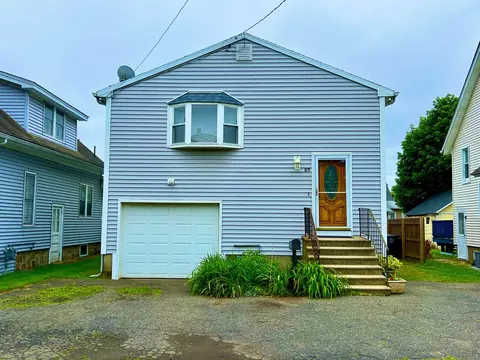 60 Berwyn St, Milford, CT 06461