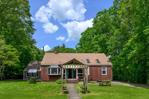 138 Baltic Hanover Rd, Sprague, CT 06330