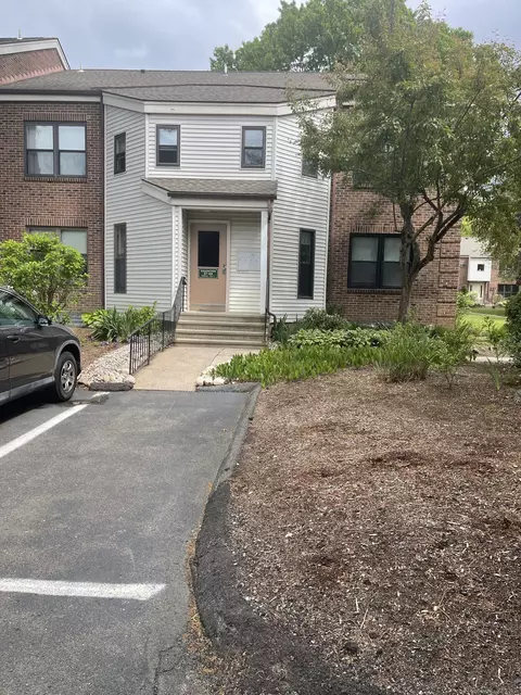 57 Wellington Dr #57, Farmington, CT 06032