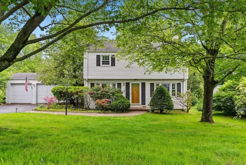 10 Richmond Rd, West Hartford, CT 06117