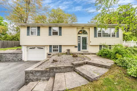 211 Fairlawn Dr, Torrington, CT 06790