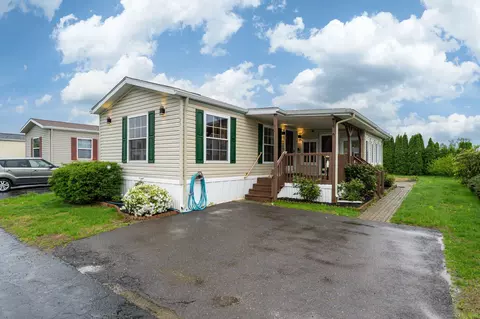 39 Elm St, East Windsor, CT 06088