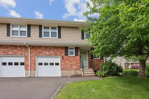 1277 New Britain Ave #1277, West Hartford, CT 06110