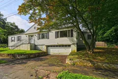 246 Ray Rd, New Haven, CT 06515