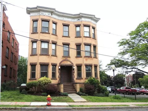 16 Essex St #5F, Hartford, CT 06114