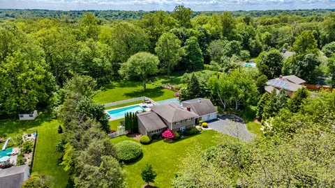 19 Huckleberry Dr S, Norwalk, CT 06850