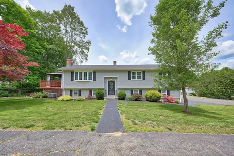 32 Deer Run Ln, Shelton, CT 06484