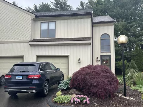 12 Spindle Hill Rd #8A, Wolcott, CT 06716
