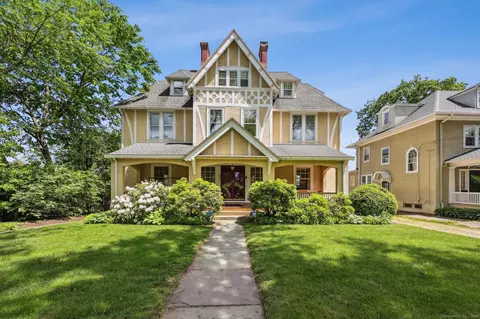 222 N Beacon St, Hartford, CT 06105