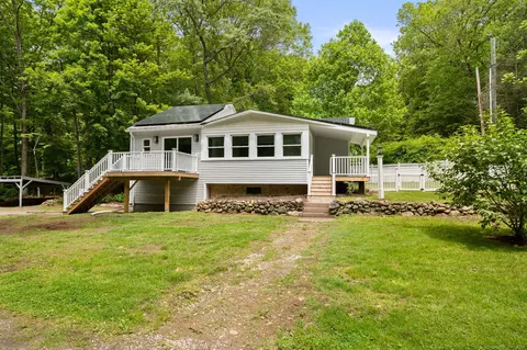 19 Old Acres Rd, Moodus, CT 06469