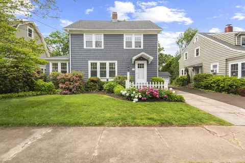 61 Lake St, Hamden, CT 06517
