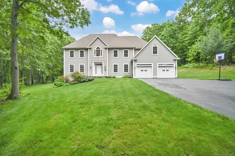 5 Jonathan Dr, Ellington, CT 06029