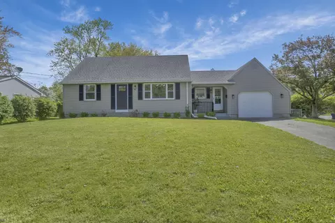 37 Litchfield Dr, Enfield, CT 06082