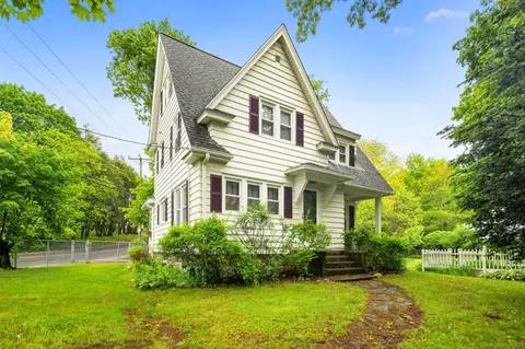 76 Houston St, Waterbury, CT 06704