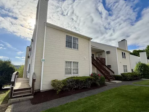 102 Beard Dr #102, New Milford, CT 06776