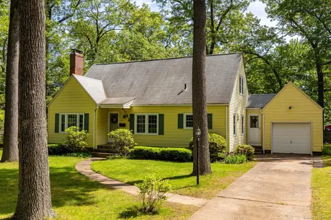 49 Olcott Dr, Manchester, CT 06040
