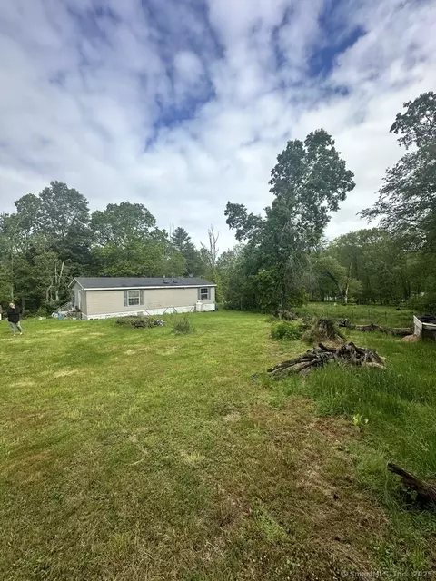 116 Paradise Dr, Brooklyn, CT 06234
