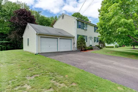 147 Ox Yoke Dr, Berlin, CT 06037