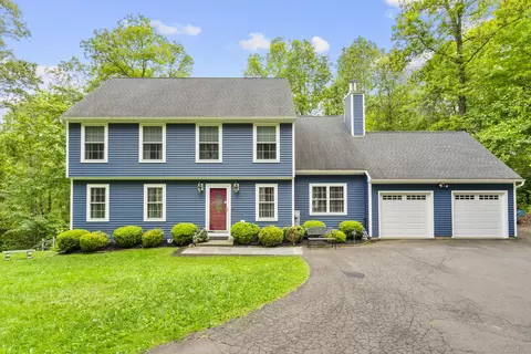 12 Colonial Heights Rd, North Haven, CT 06473