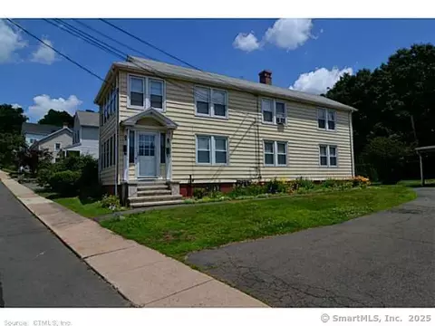 33 Silver St, Branford, CT 06405