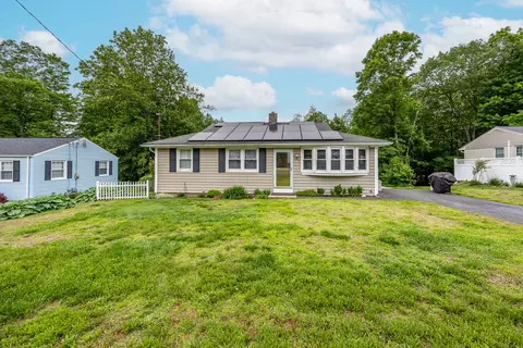 21 Brooklane Rd, Plantsville, CT 06479