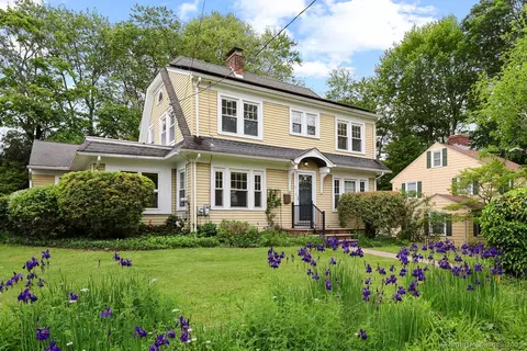 33 Bellevue Pl, Middletown, CT 06457