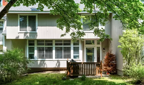 4 Pepperidge Ct #4, Simsbury, CT 06070