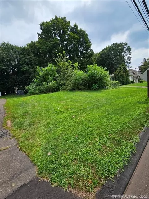 1175 Worthington Rdg, Berlin, CT 06037
