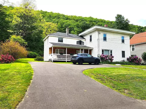 409 N Main St, Winchester, CT 06098