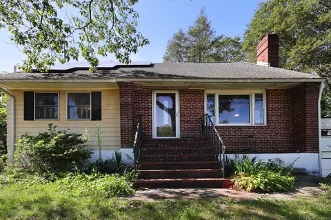 310-312 Douglas St, Bridgeport, CT 06606