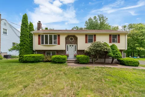 15 Shingle Mill Rd, Bristol, CT 06010
