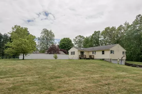104 East St, Hebron, CT 06248
