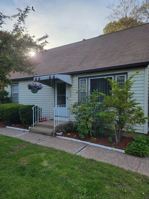438 Smith Ave, New Haven, CT 06513