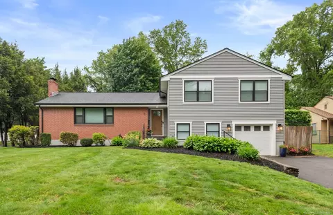 71 Tumblebrook Ln, West Hartford, CT 06117