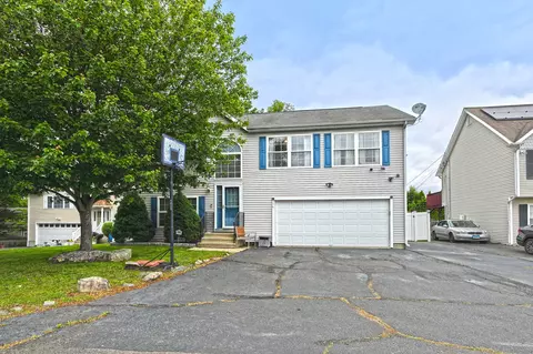 354 Lynne Pl, Bridgeport, CT 06610