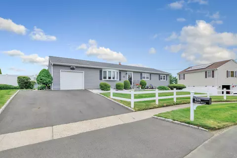 105 Daniel Dr, Stratford, CT 06614