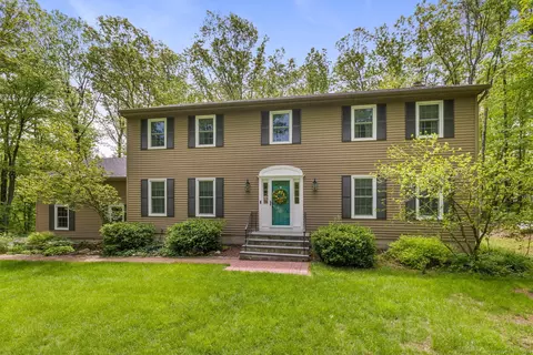 61 Winding Rdg, Southington, CT 06489