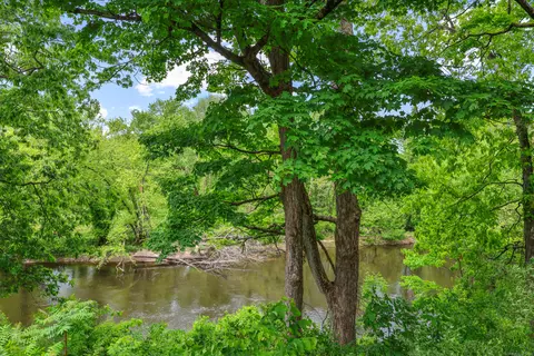 36 Wood Duck Ln #36, Tariffville, CT 06081