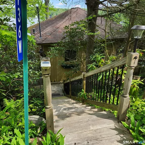 736 W Wakefield Blvd, Winchester, CT 06098