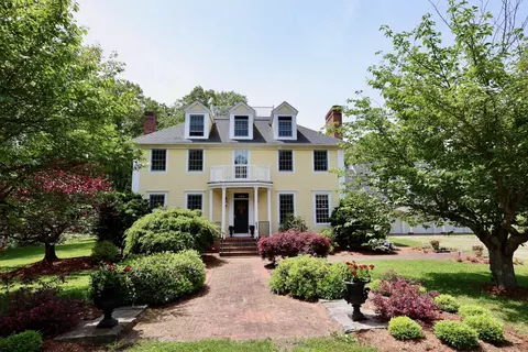 52 Dug Rd, Glastonbury, CT 06073