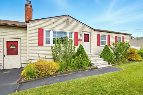 47 Varno Ln, Enfield, CT 06082