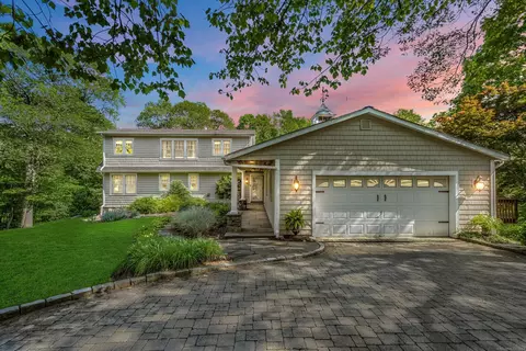 40 Thunder Hill Ln, Ridgefield, CT 06877