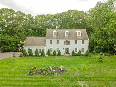 6 Jeremy Dr, East Lyme, CT 06333