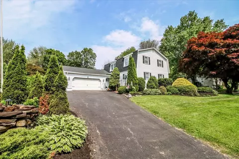 9 Monroe Dr, New Milford, CT 06776