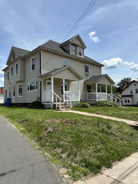 47 Holl St, Manchester, CT 06040