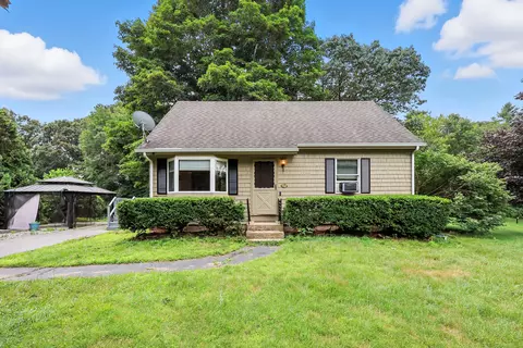 17 Hemlock Dr, Plainfield, CT 06374