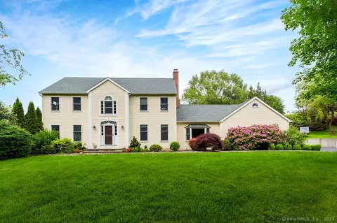 12 Fawn Ridge Dr, Brookfield, CT 06804