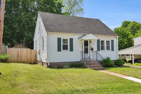 32 Whitney Rd, Manchester, CT 06040